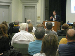 Dr. Nadler educates attendees about sleep apnea treatment options using dental appliances